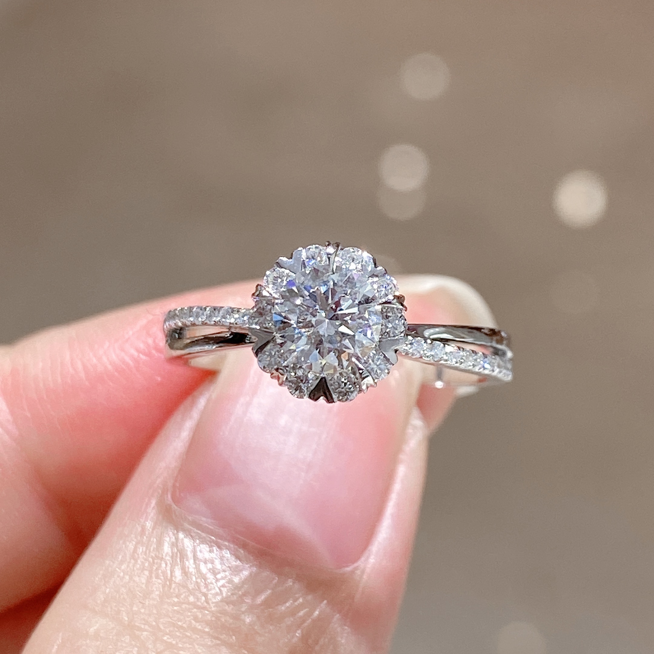 【期間限定値引き】K18YGダイヤモンドリング　1カラット　輝き凄いです✨ 期間限定値引き】K18YGダイヤモンドリング 1カラット 輝き凄いです✨