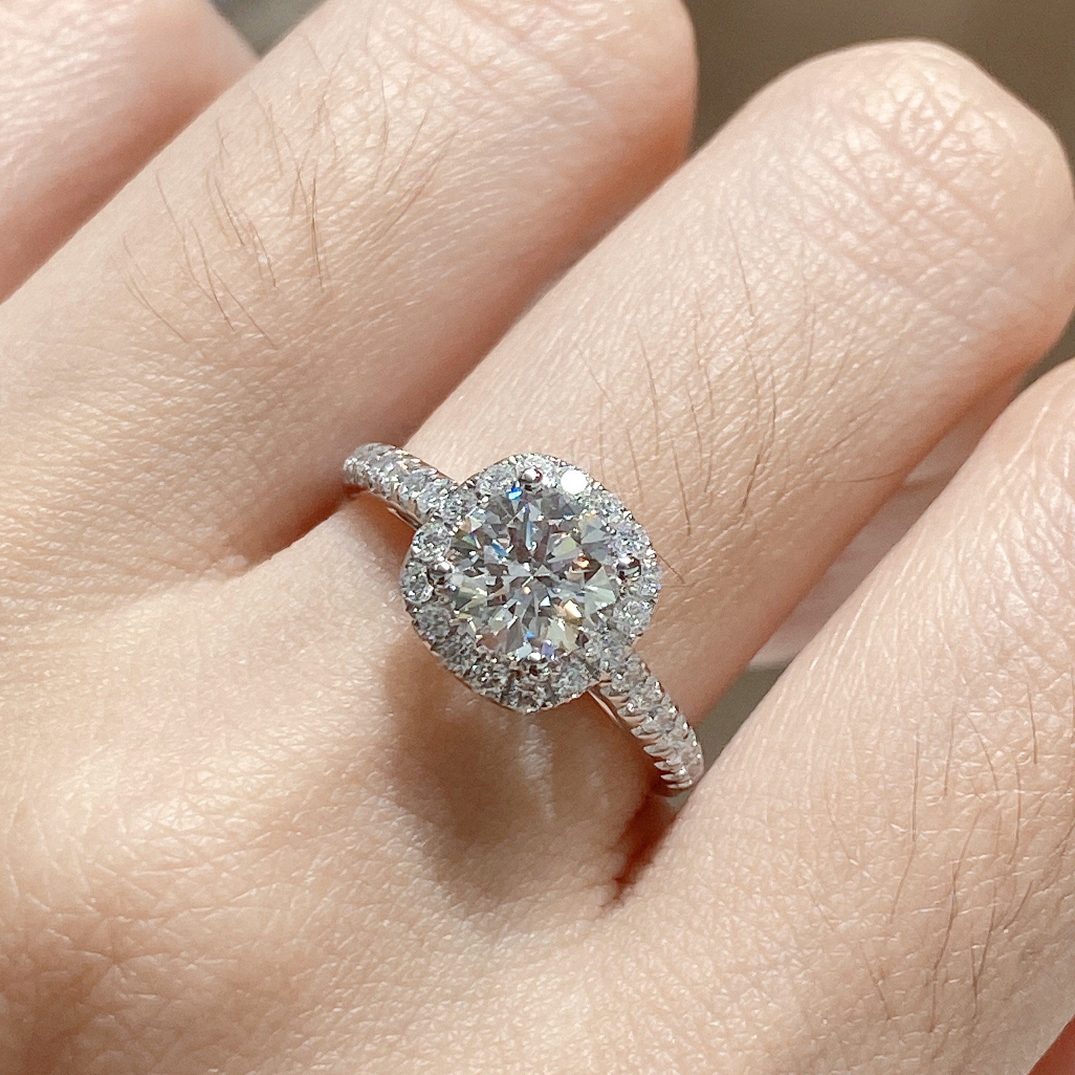 【ラボダイヤモンド】 K18 1カラット リング D VVS2 IGI認証 0006 KRKC