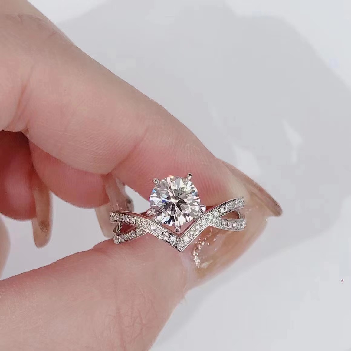 【ラボダイヤモンド】 K18 1カラット リング D VVS2 IGI認証 0010 KRKC