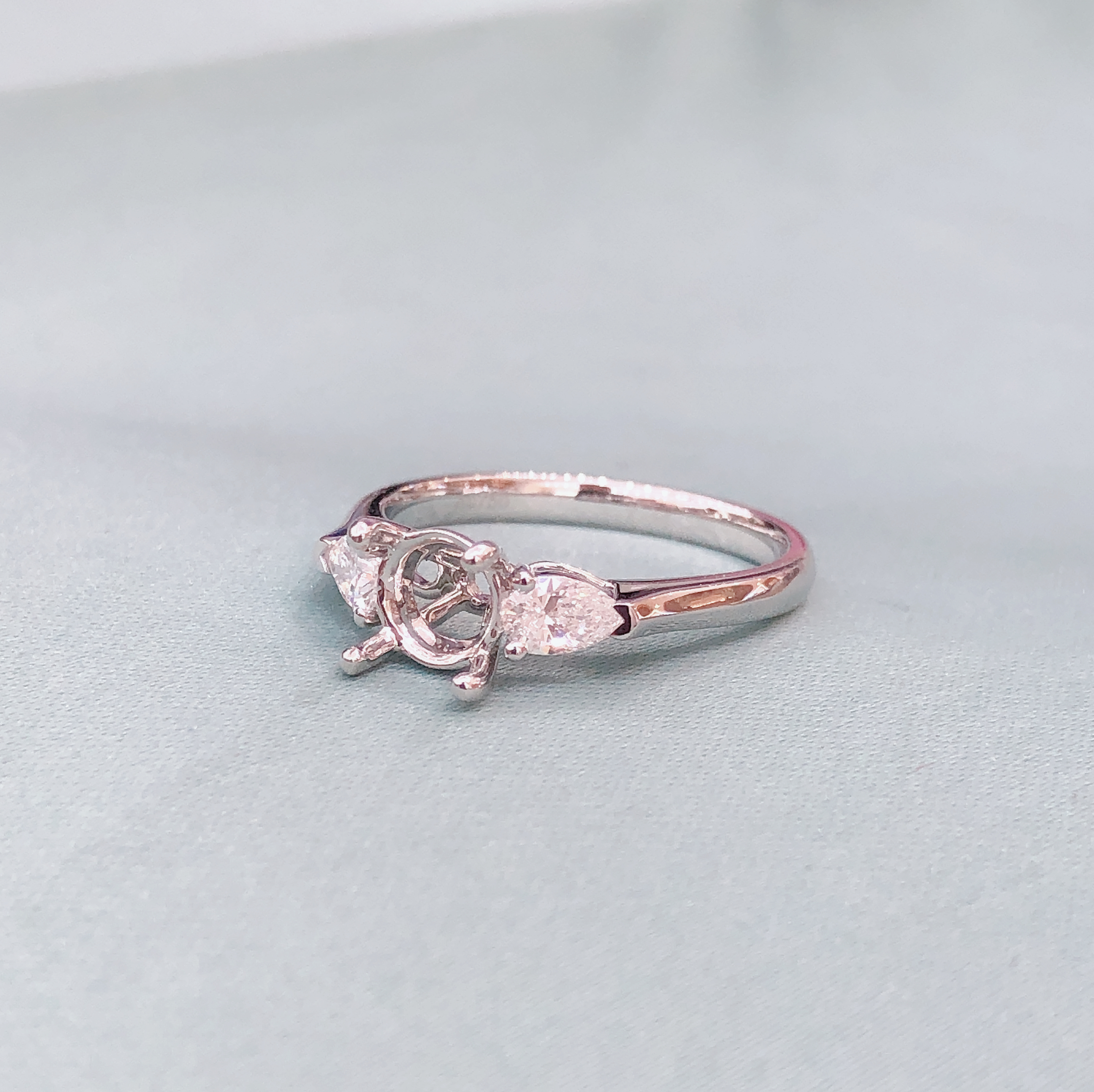 【ラボダイヤモンド】 K18 1カラット リング D VVS2 IGI認証 0009 KRKC