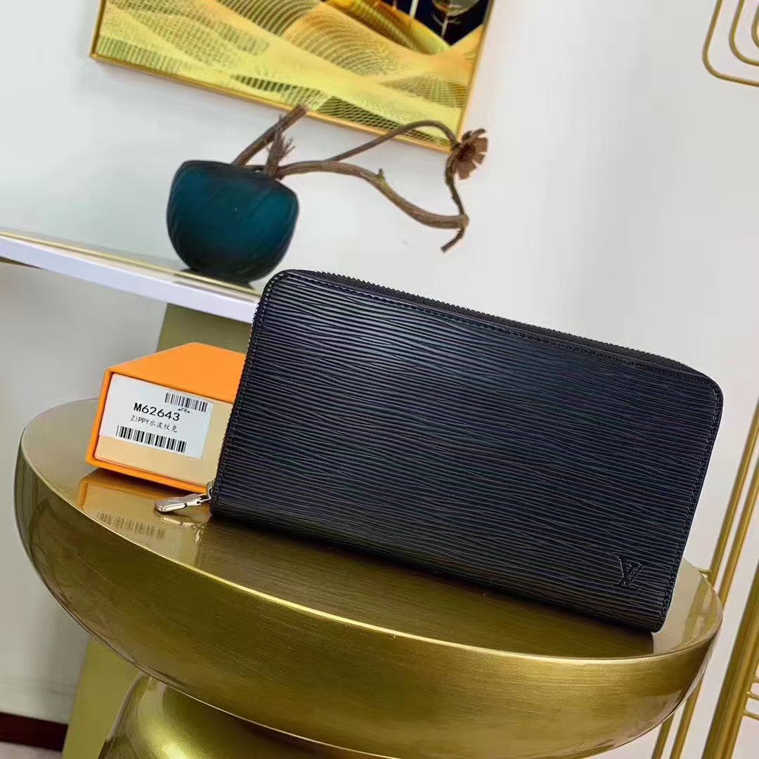 Louis Vuitton wallet (M62643)