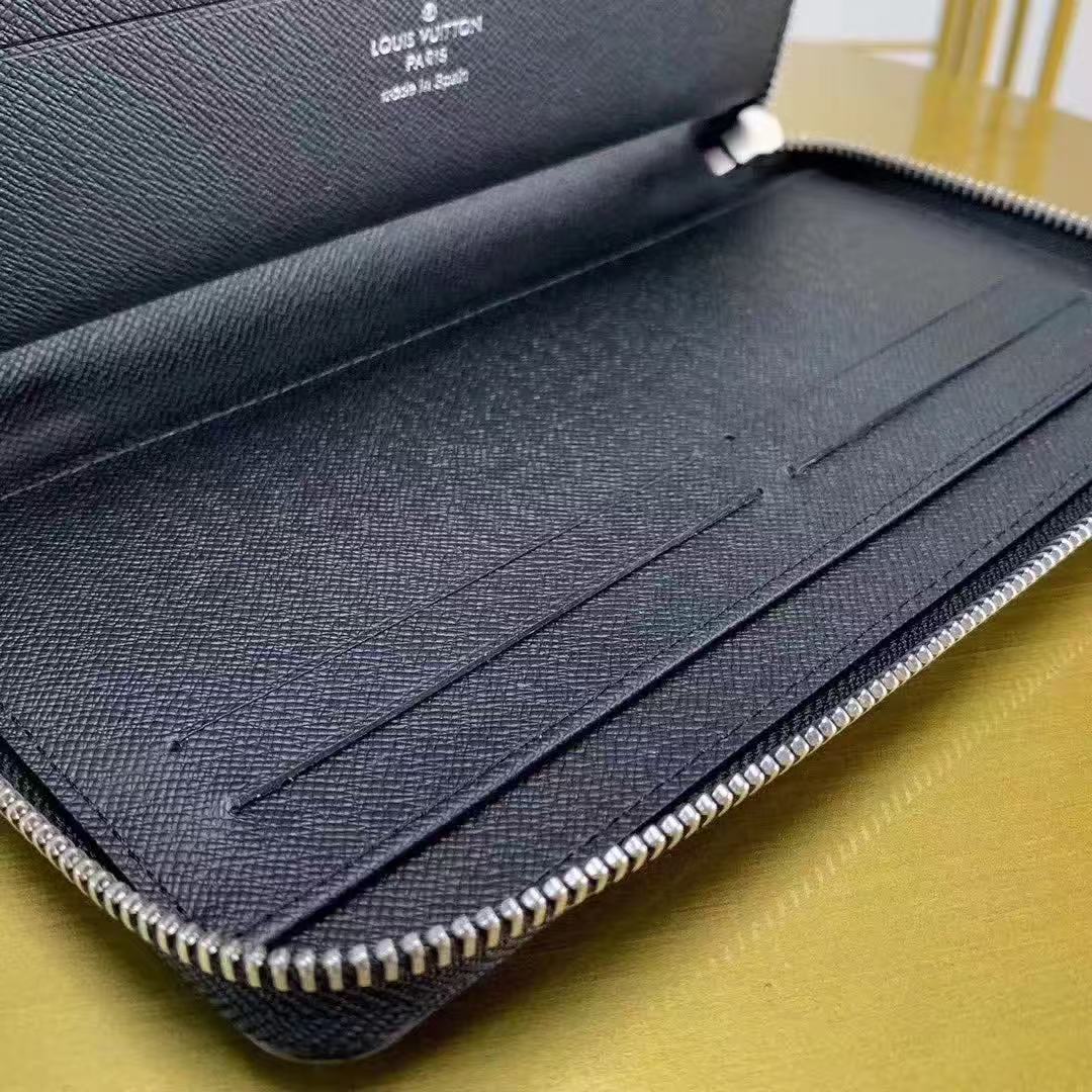 Louis Vuitton wallet (M62643)