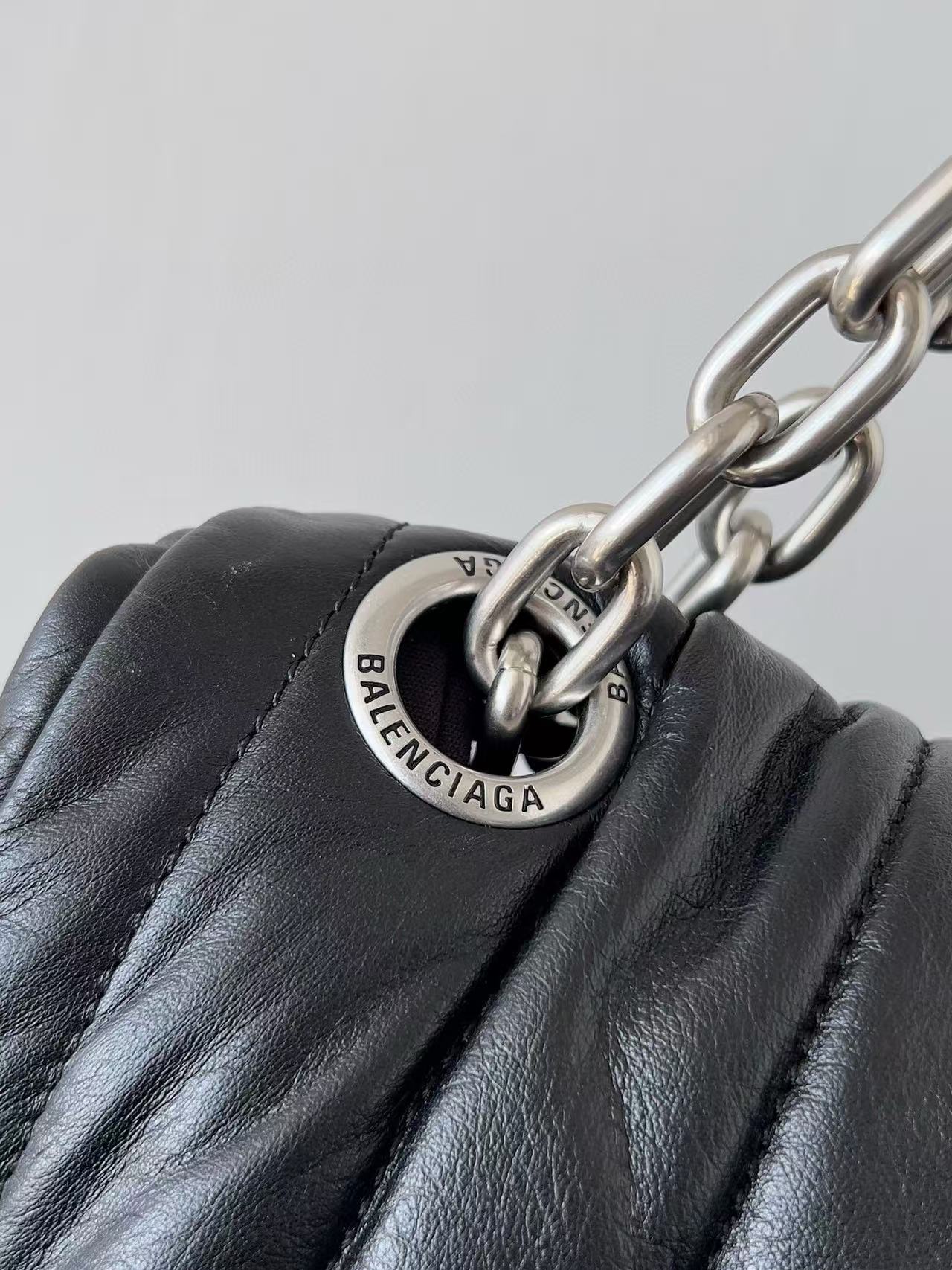 BALENCIAGA Black leather MEDIUM MONACO CHAIN BAG（7659452AASE1000）