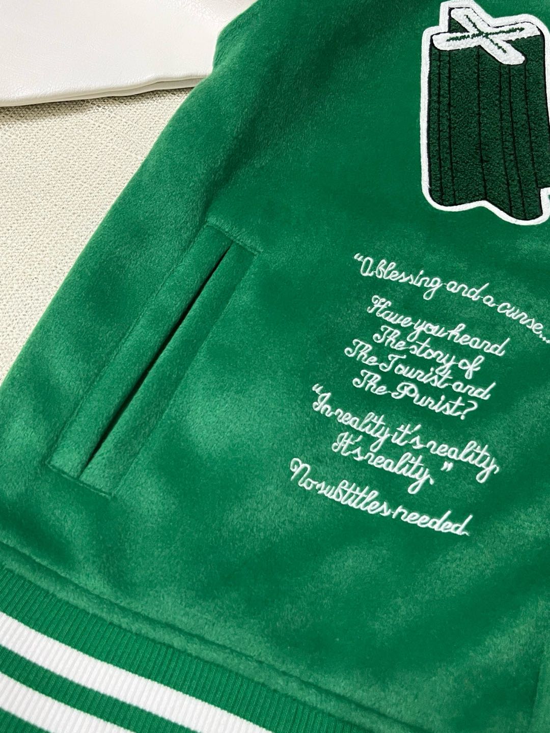 Louis Vuitton leather baseball jacke（1A98D3）