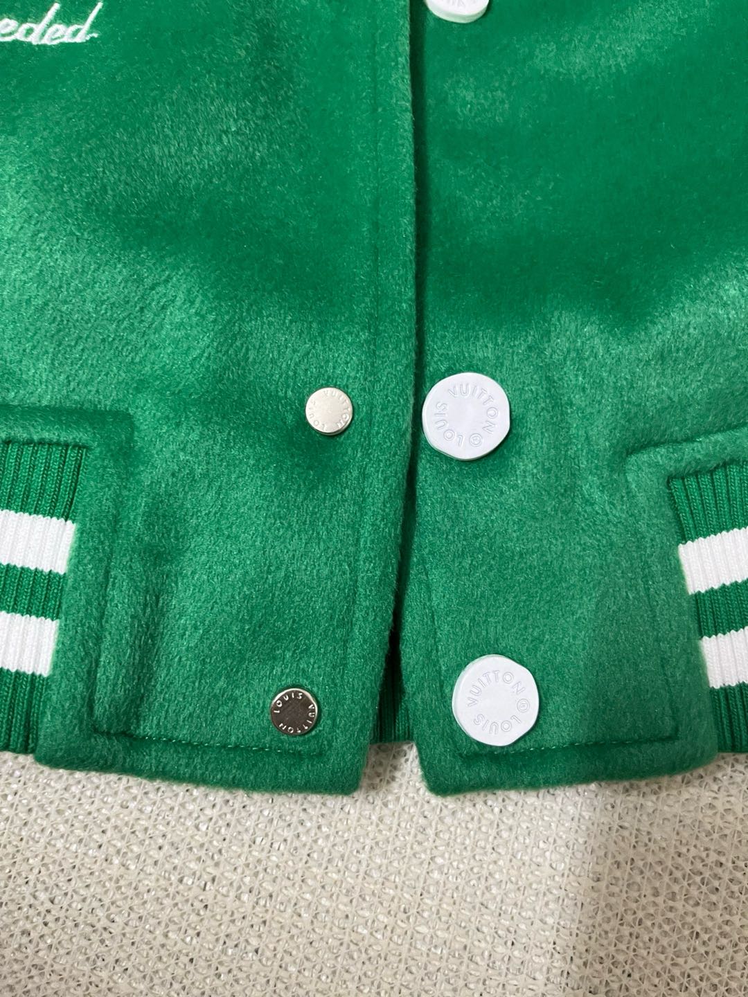 Louis Vuitton leather baseball jacke（1A98D3）