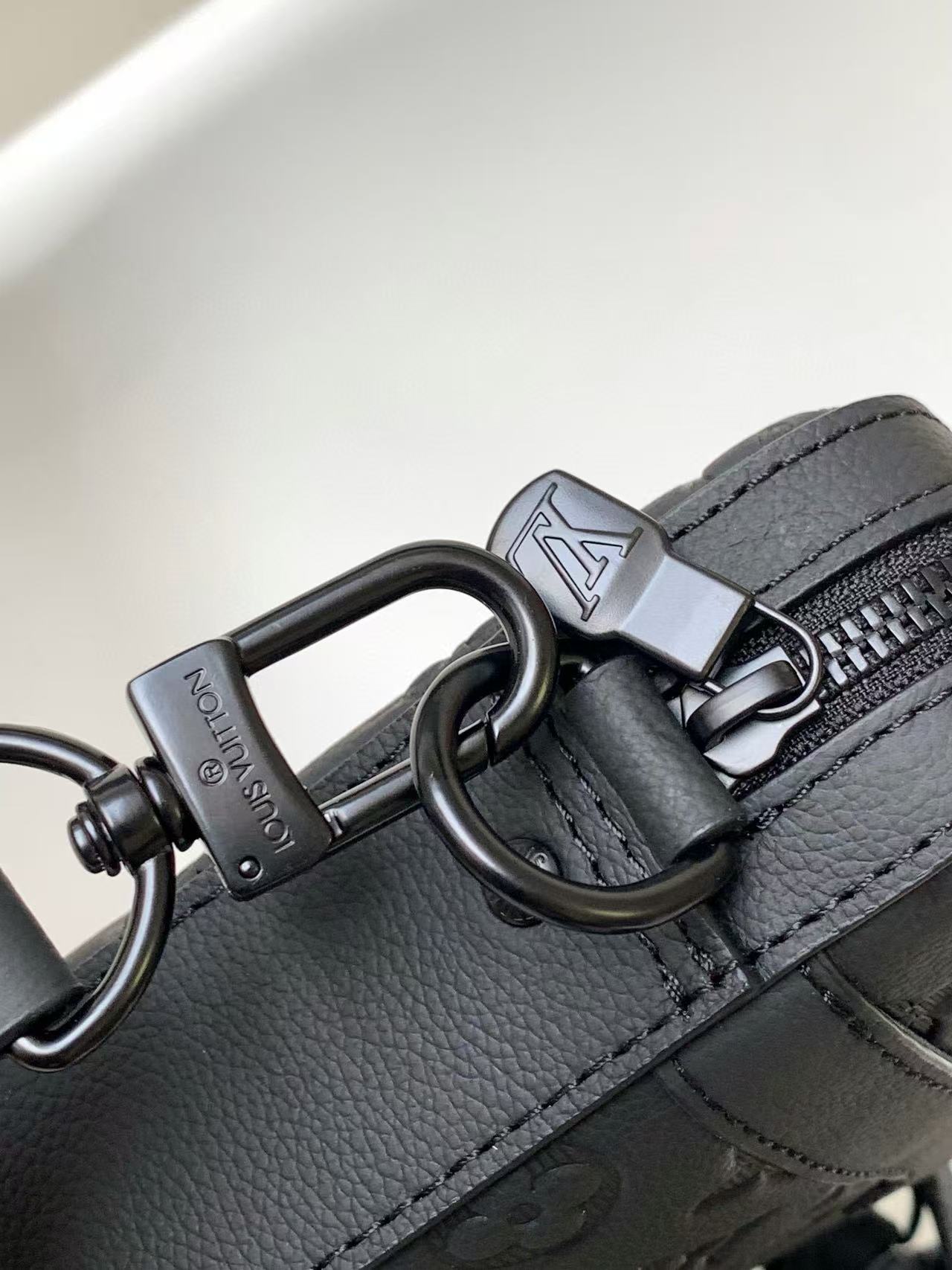 Louis Vuitton Trio Messenger Bag Monogram Shadow Leather（M46602）