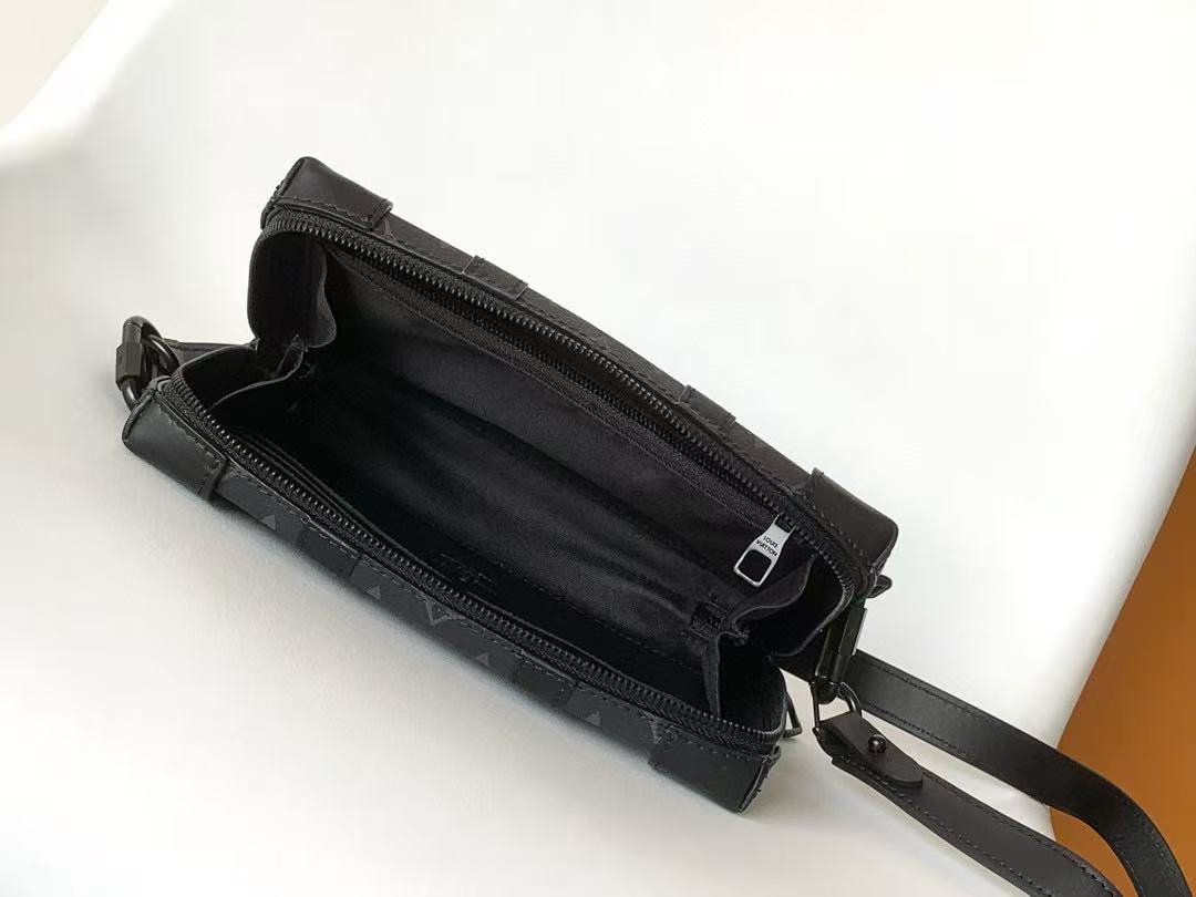 LOUIS VUITTON Soft Trunk M69838 Monogram Eclipse Canvas Black Shoulder Bag（M69838）