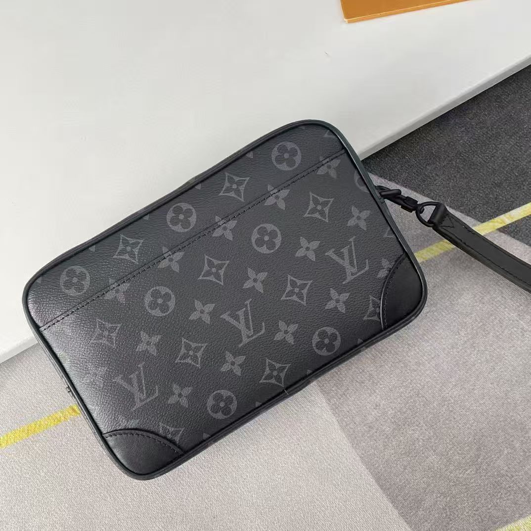 Louis Vuitton Monogram Eclipse Pochette Kasai  Bag（M82076）