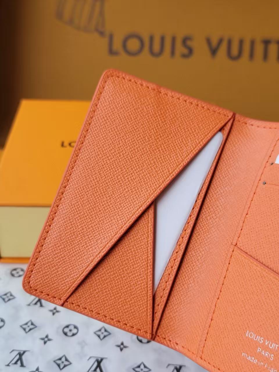  Louis Vuitton Poche Card Case Organizer(M14881）