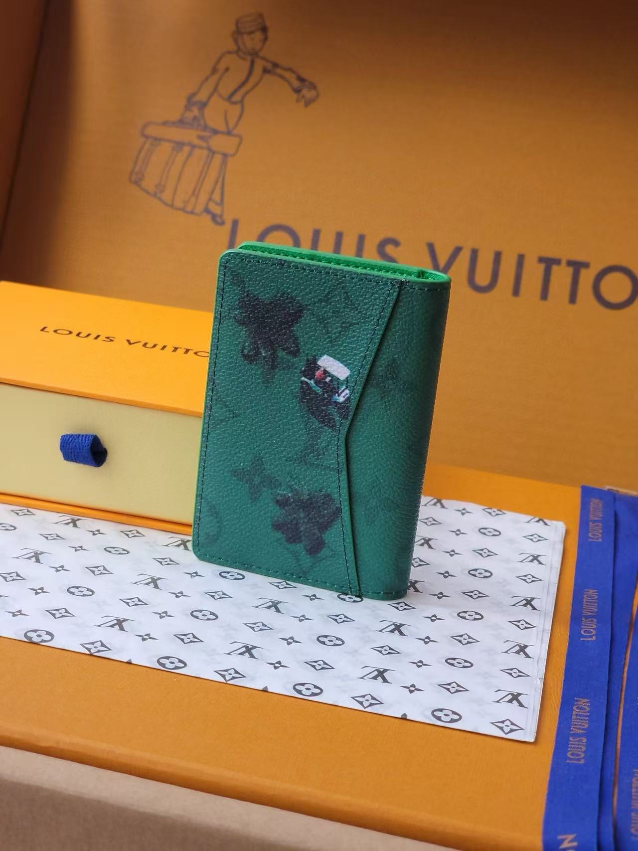  Louis Vuitton Poche Card Case Organizer(M14881）