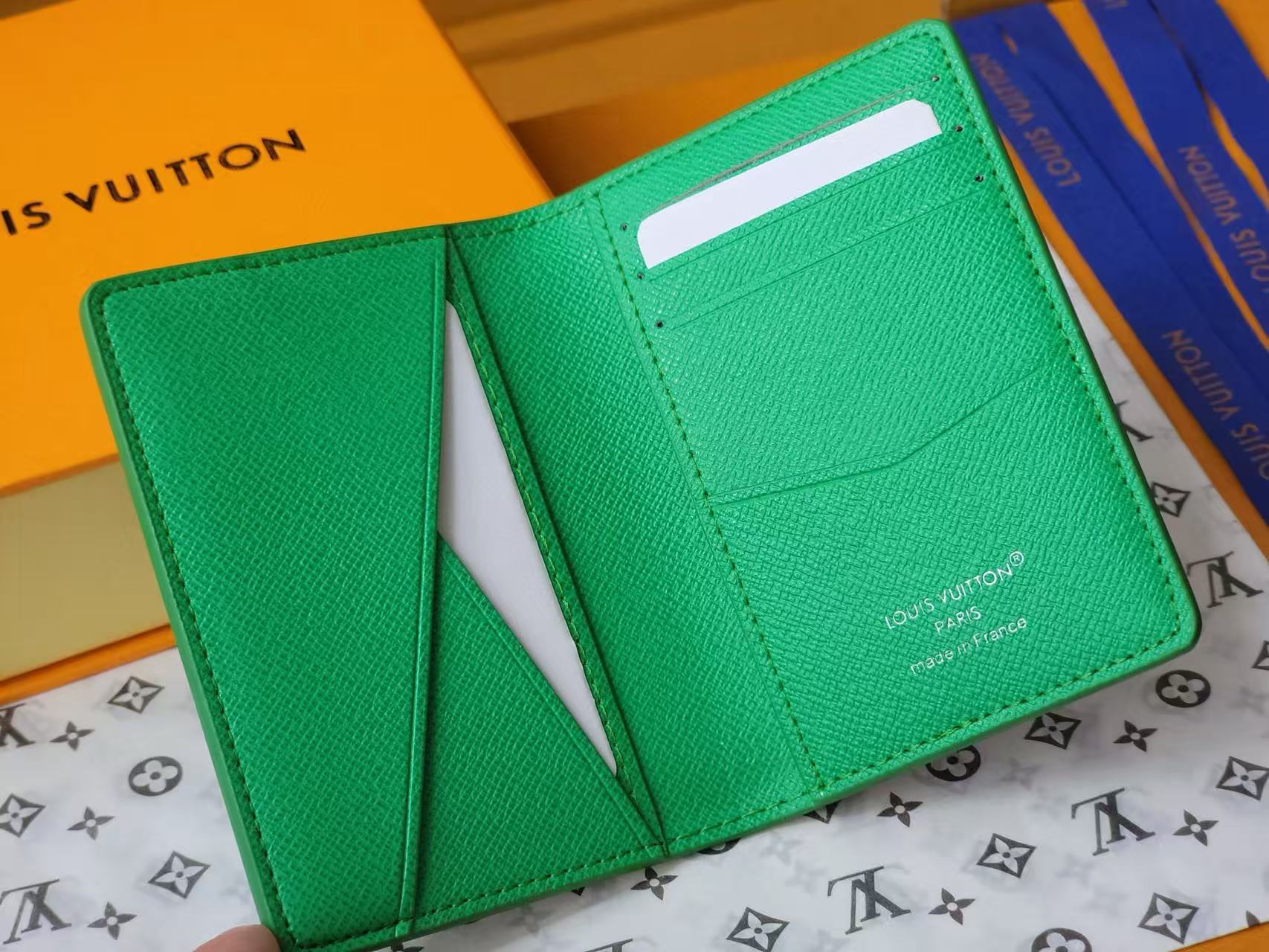  Louis Vuitton Poche Card Case Organizer(M14881）