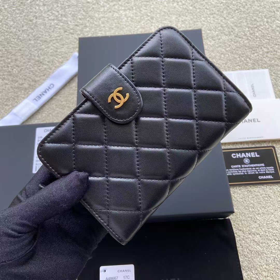 CHANEL Matelassé Coco Mark Bifold Wallet A48667（A48667）