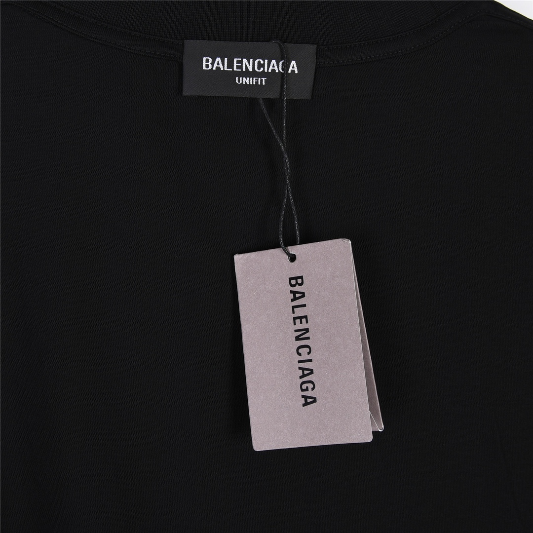 balenciaga Frayed edge ripped T-shirt（124362）
