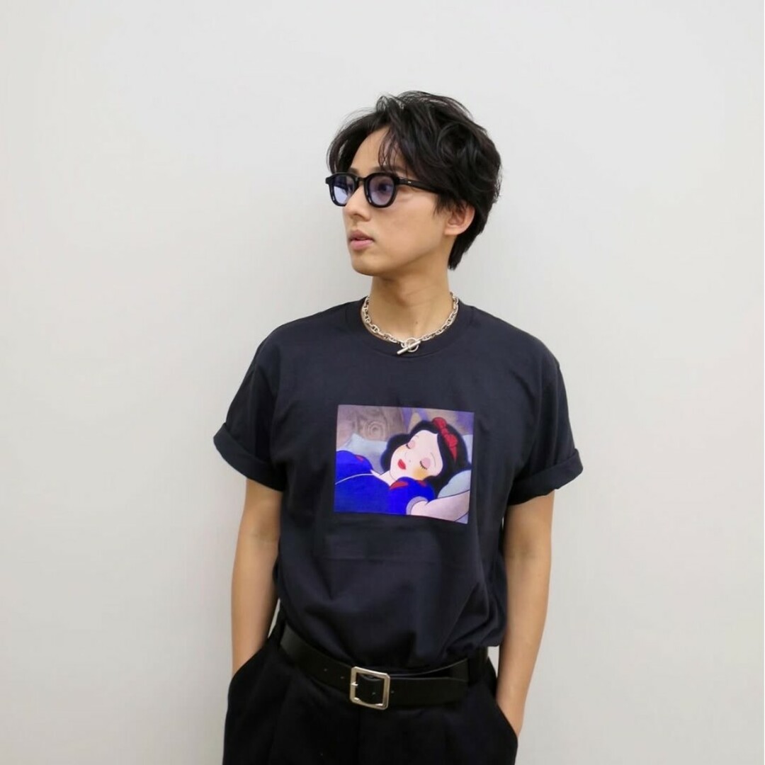 Supreme - Supreme Snow White Tee 黒 M 白雪姫 Tシャツの通販 ...