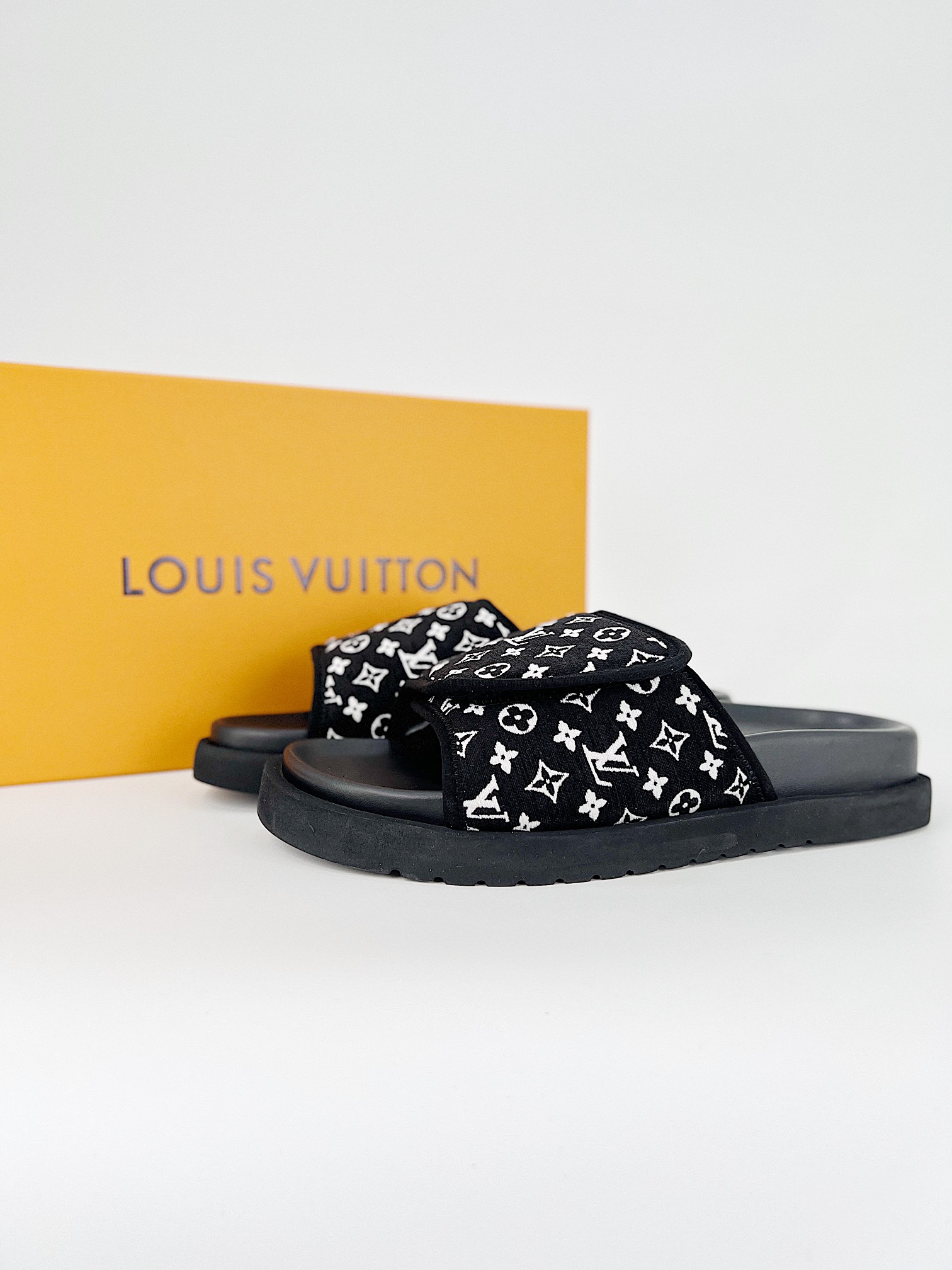 Louis Vuitton Oasis Line Mule（1ABFTT）