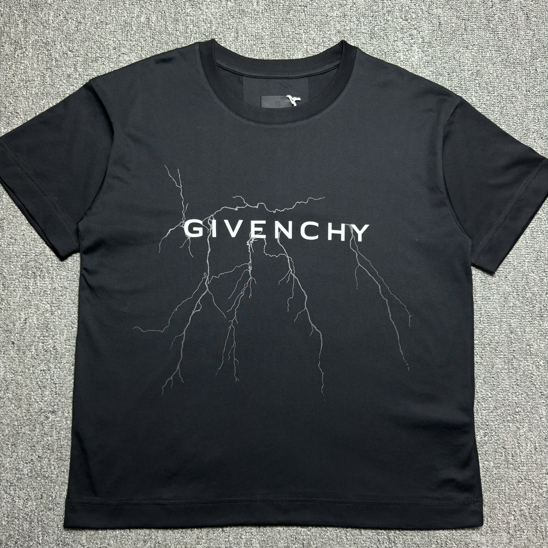 GIVENCHY  T-shirt（BM71JB3YJ9-001）