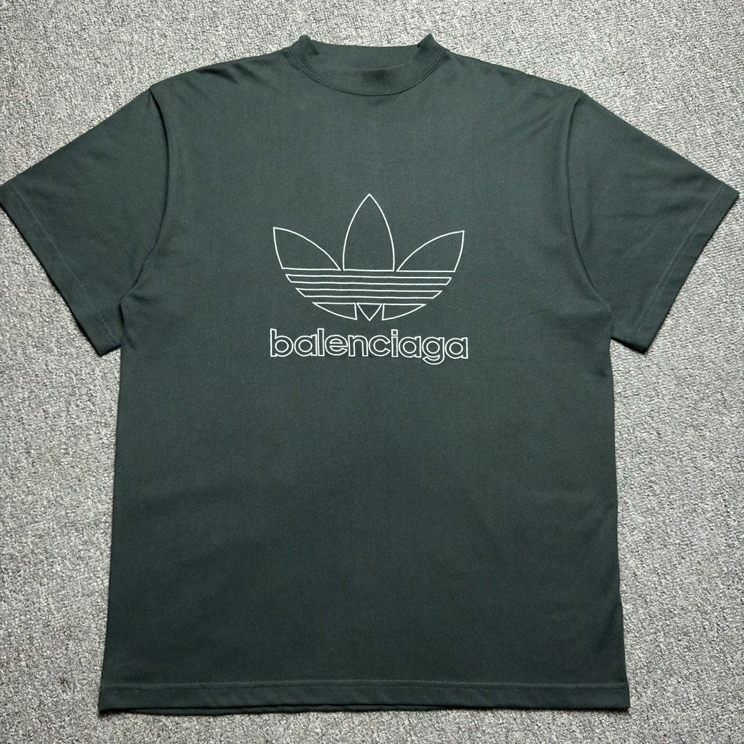 Balenciaga x adidas T-Shirt Oversized  Green(723976TNVN83775）