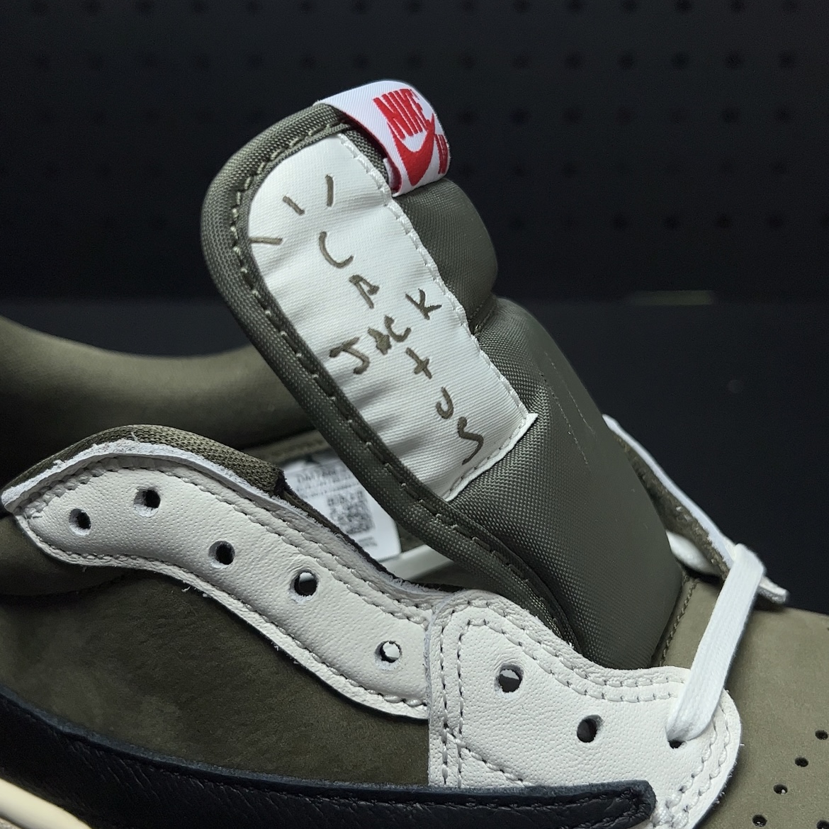 Travis Scott × Nike Air Jordan 1 Low OG SP "Olive"(DM7866-200)