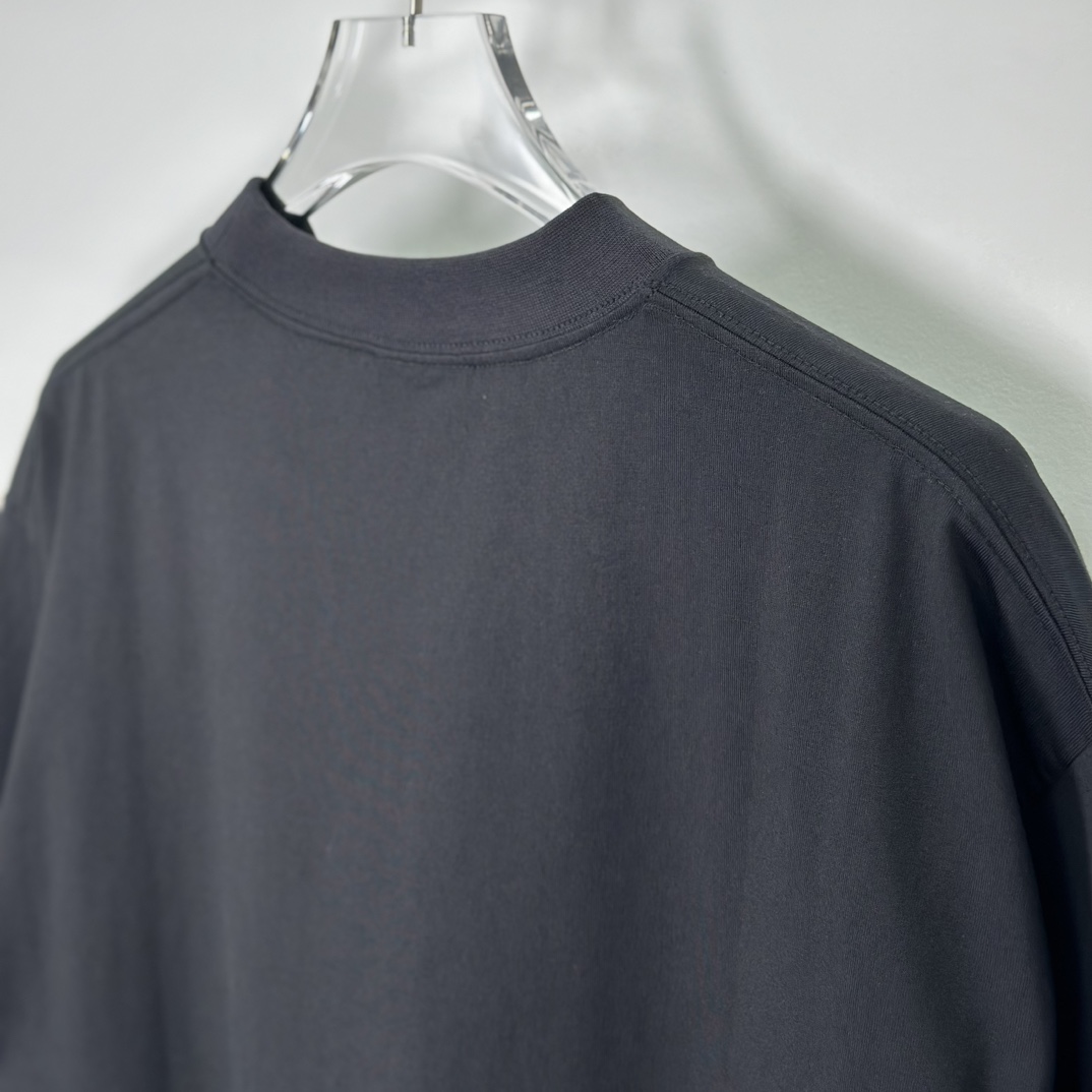 Balenciaga Medium Fit T-shirt (764235TQVI5156976）