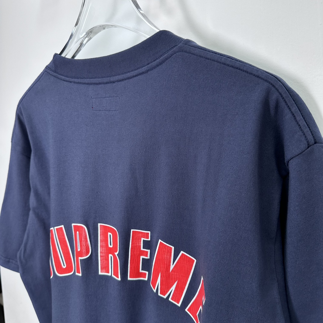 Supreme Cracked Arc S/S Top "Navy"（SUP-SS24-055-2）
