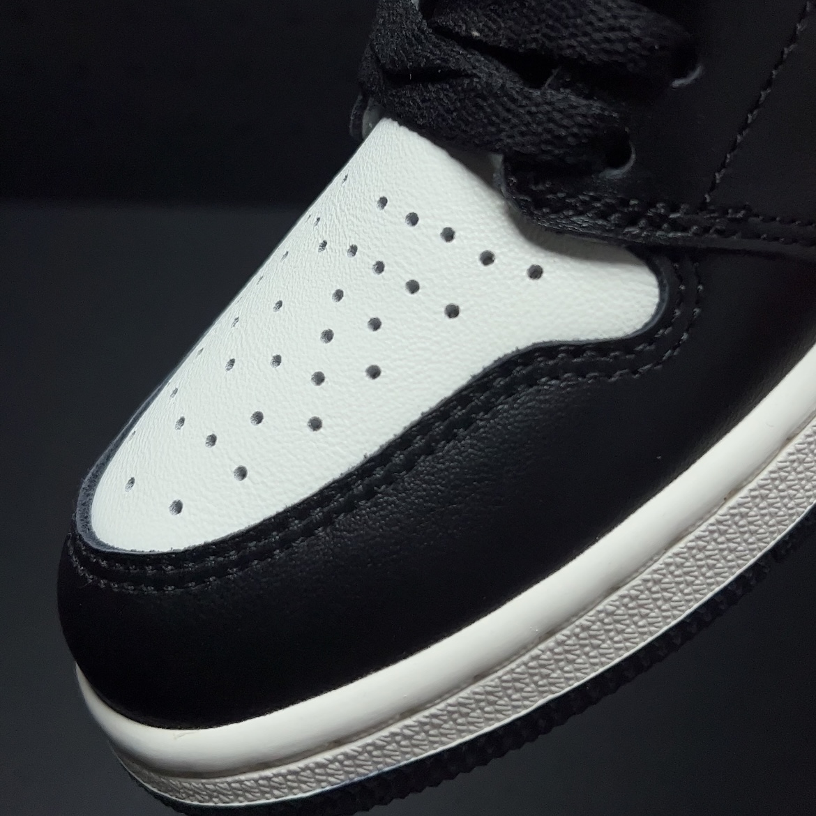 Nike Air Jordan 1 High OG "Sail/Dark Mocha/Black"  (555088-105)