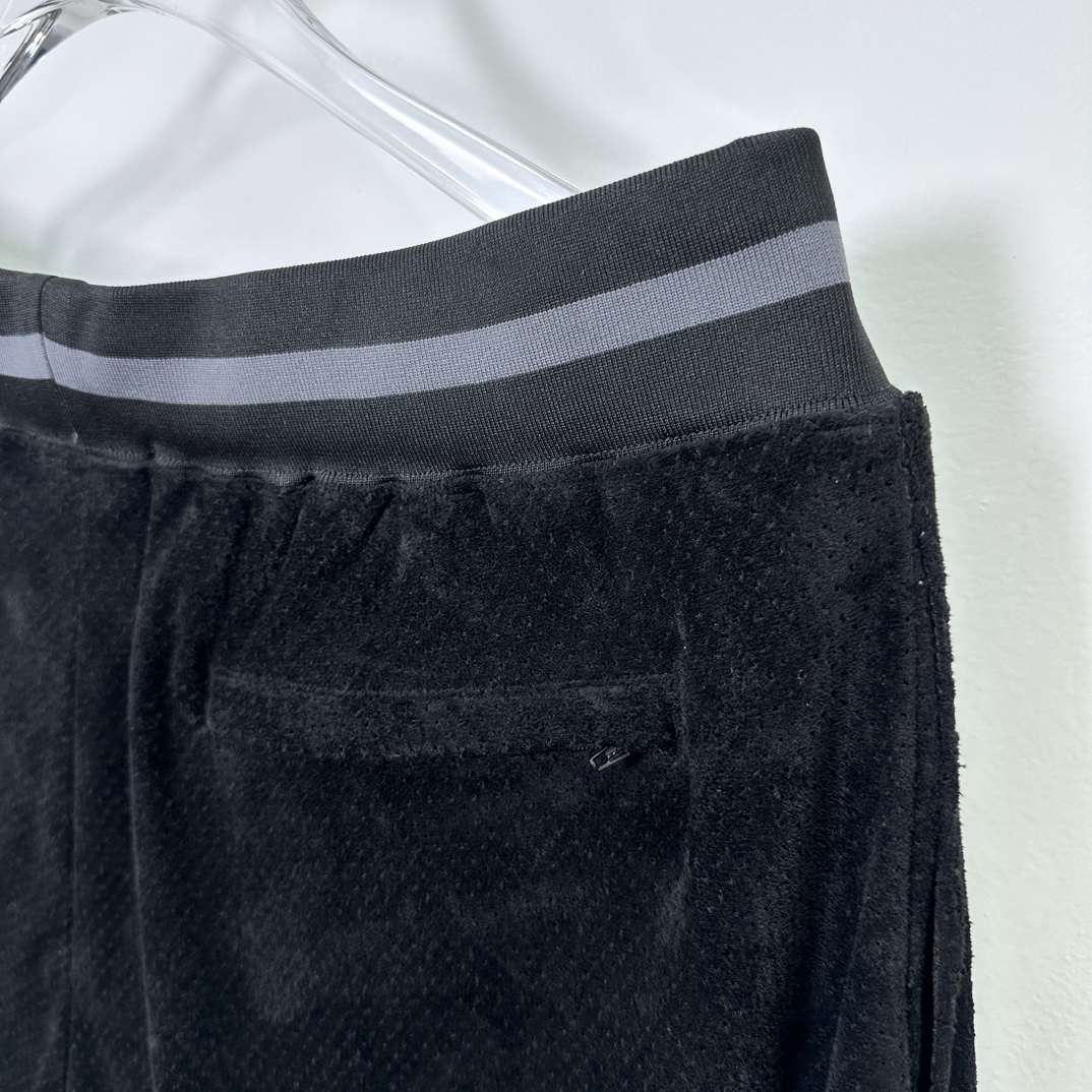 Supreme Ultrasuede Mesh Short "Black"（SUP-SS24-281）