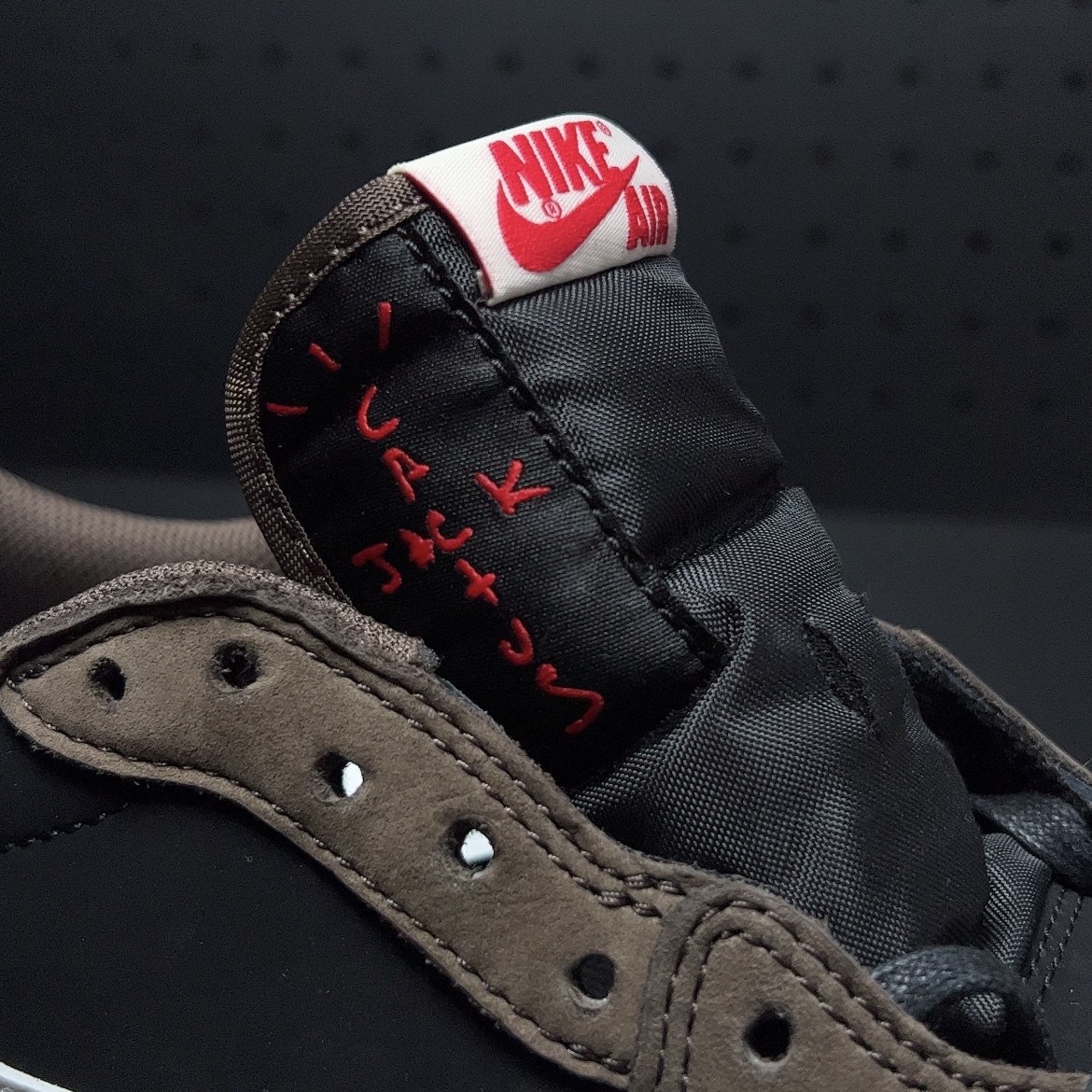 Travis Scott × Nike Air Jordan 1 Low OG SP-T "Black/Dark Mocha"(CQ4277-001)
