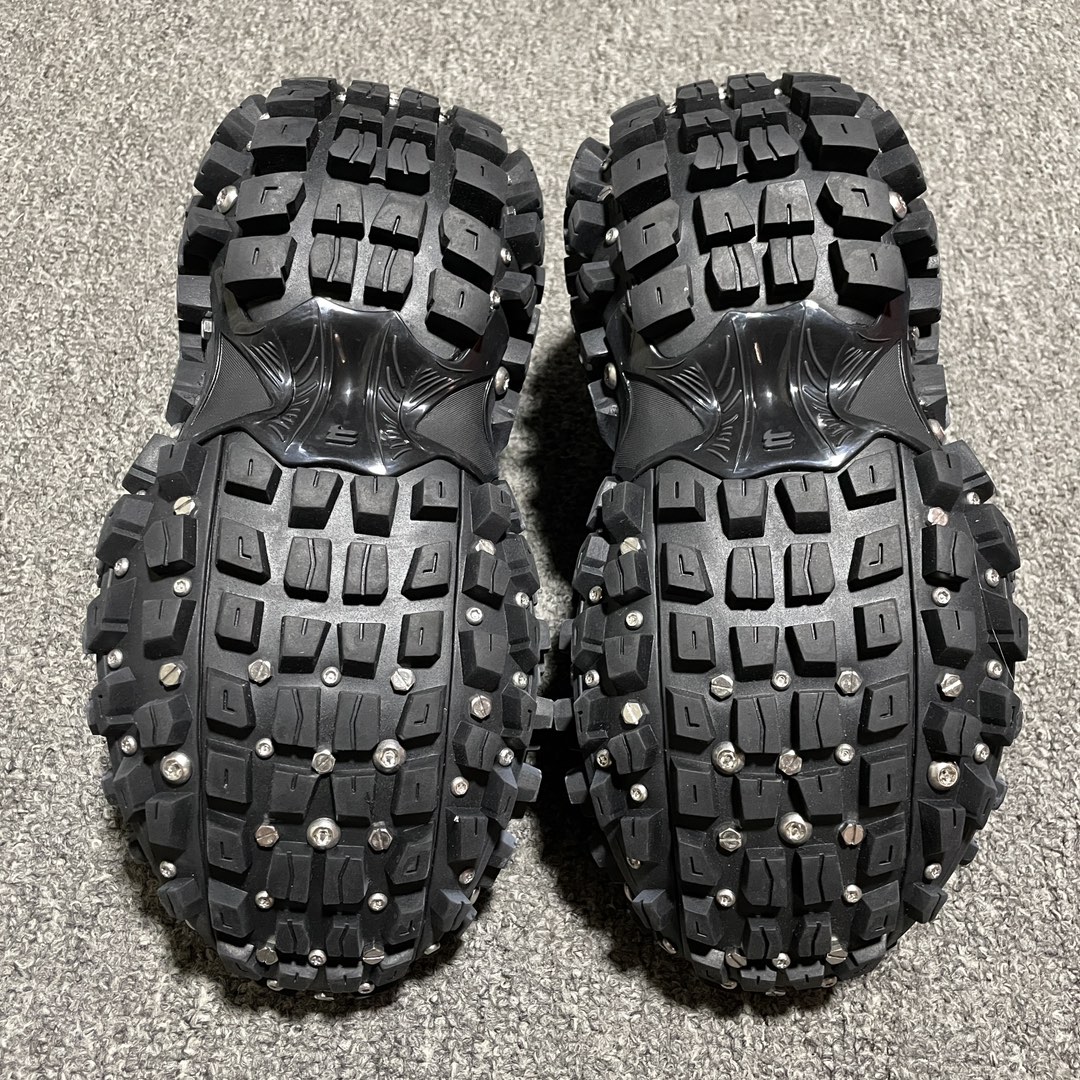 BALENCIAGA Bouncer (Defender) Screw Sneaker With Piercings"Black"（685613W2RAG1081）