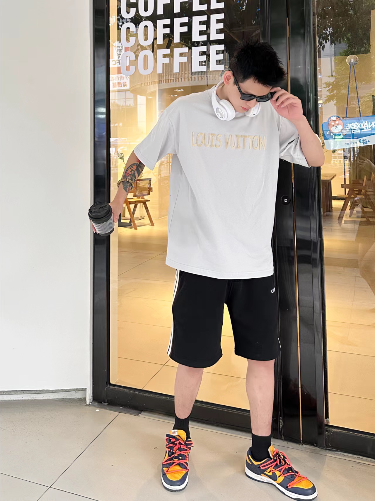 LouisVuitton three-dimensional logo letter T-shirt（121929）