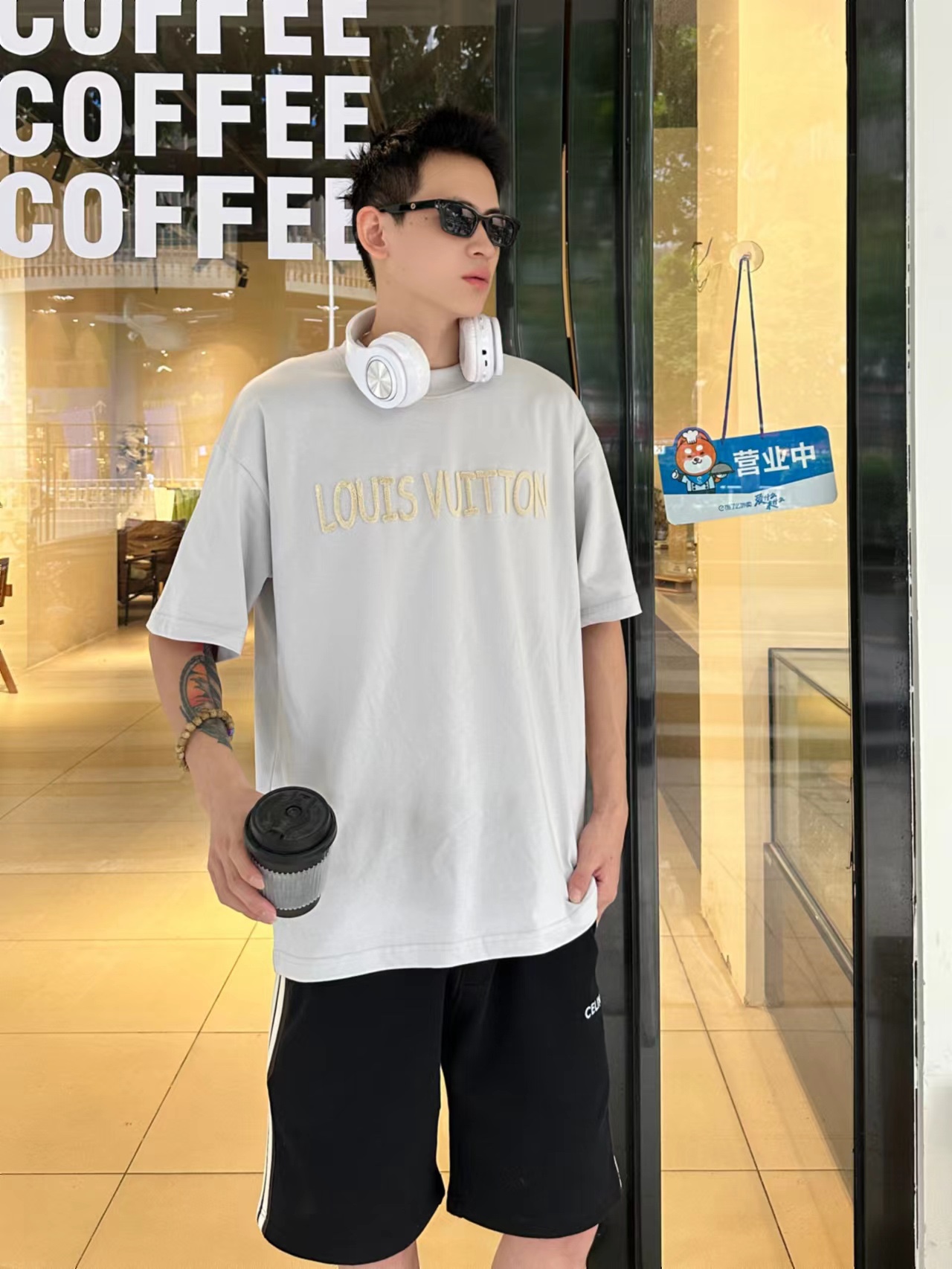 LouisVuitton three-dimensional logo letter T-shirt（121929）