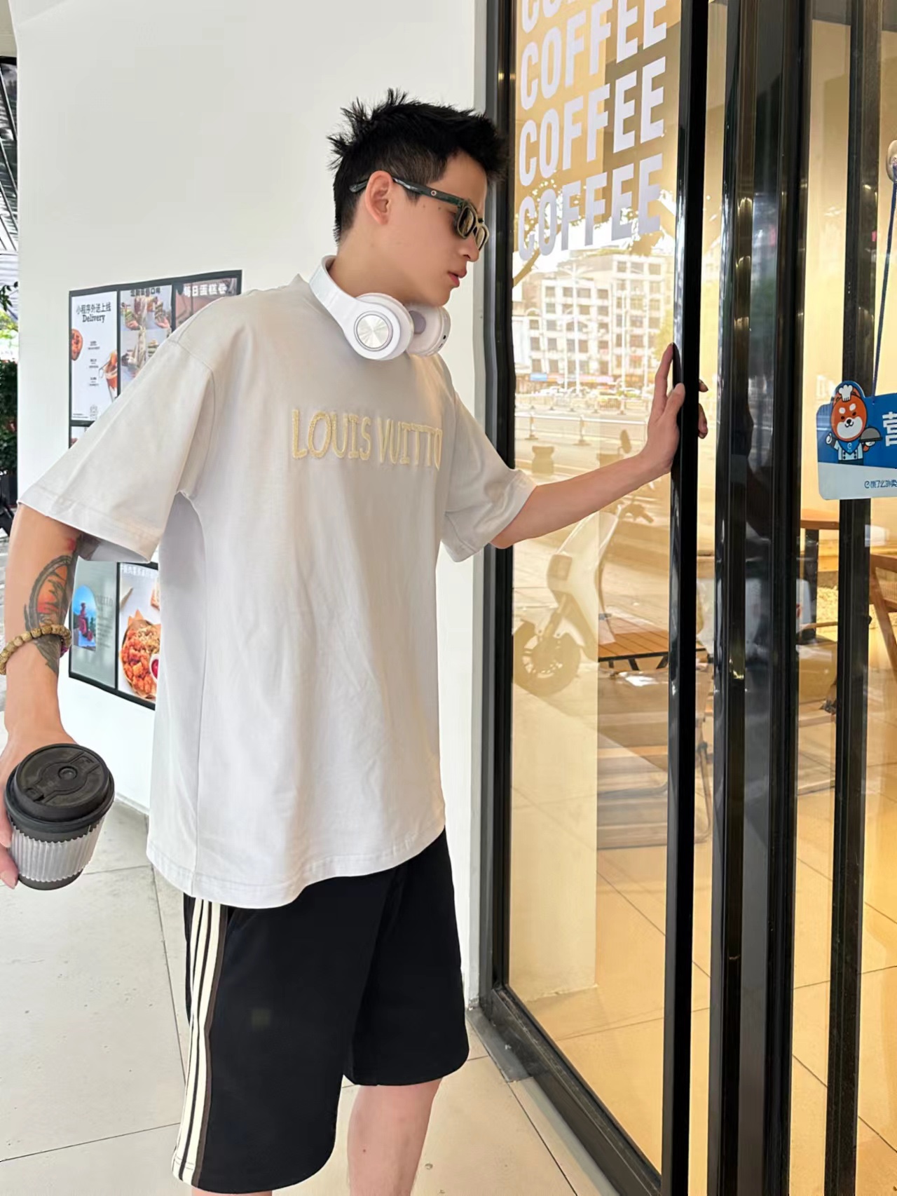 LouisVuitton three-dimensional logo letter T-shirt（121929）