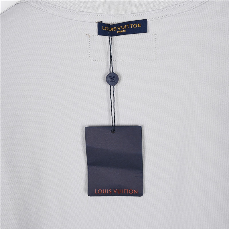 LouisVuitton three-dimensional logo letter T-shirt（121929）