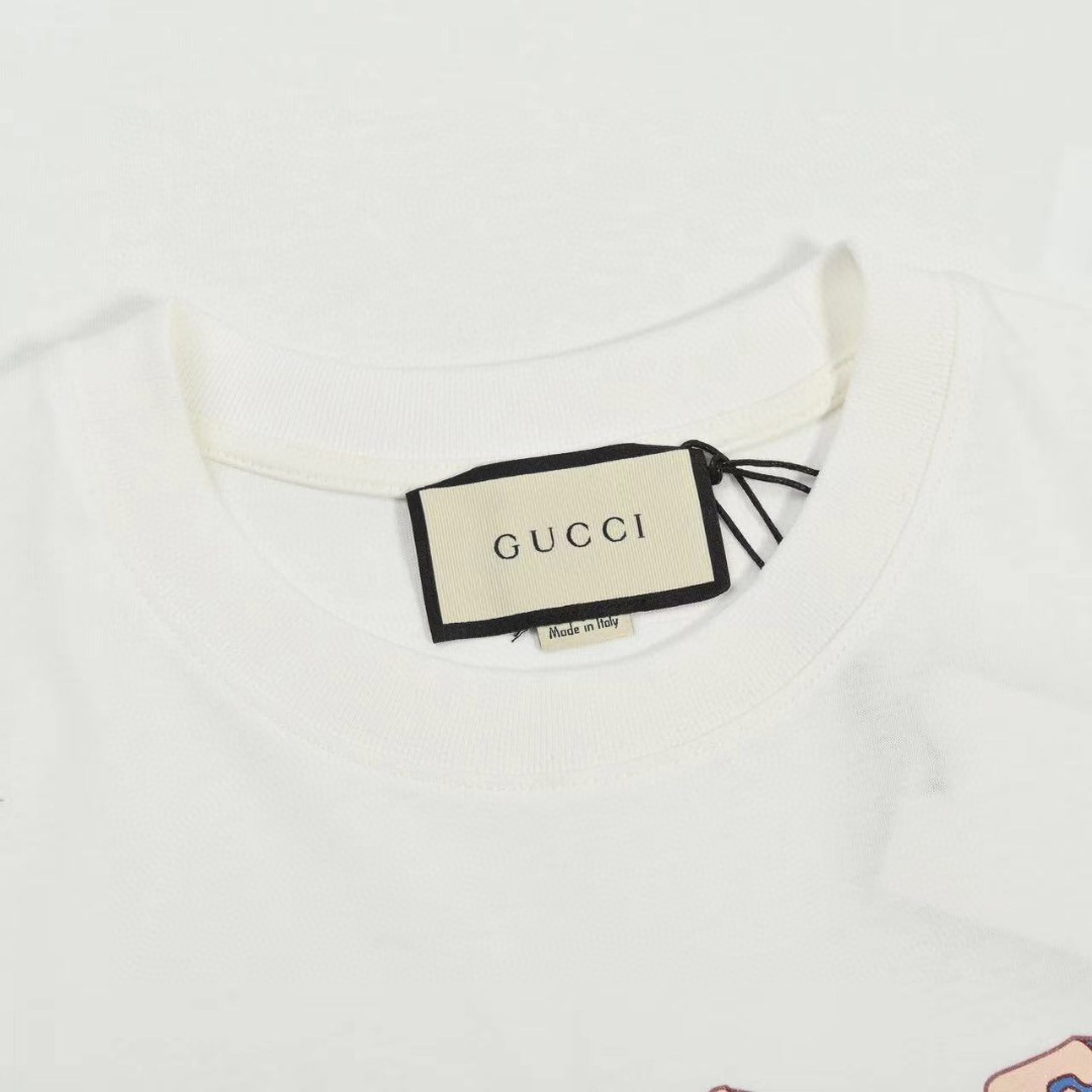 GUCCI T-shirt（123658）