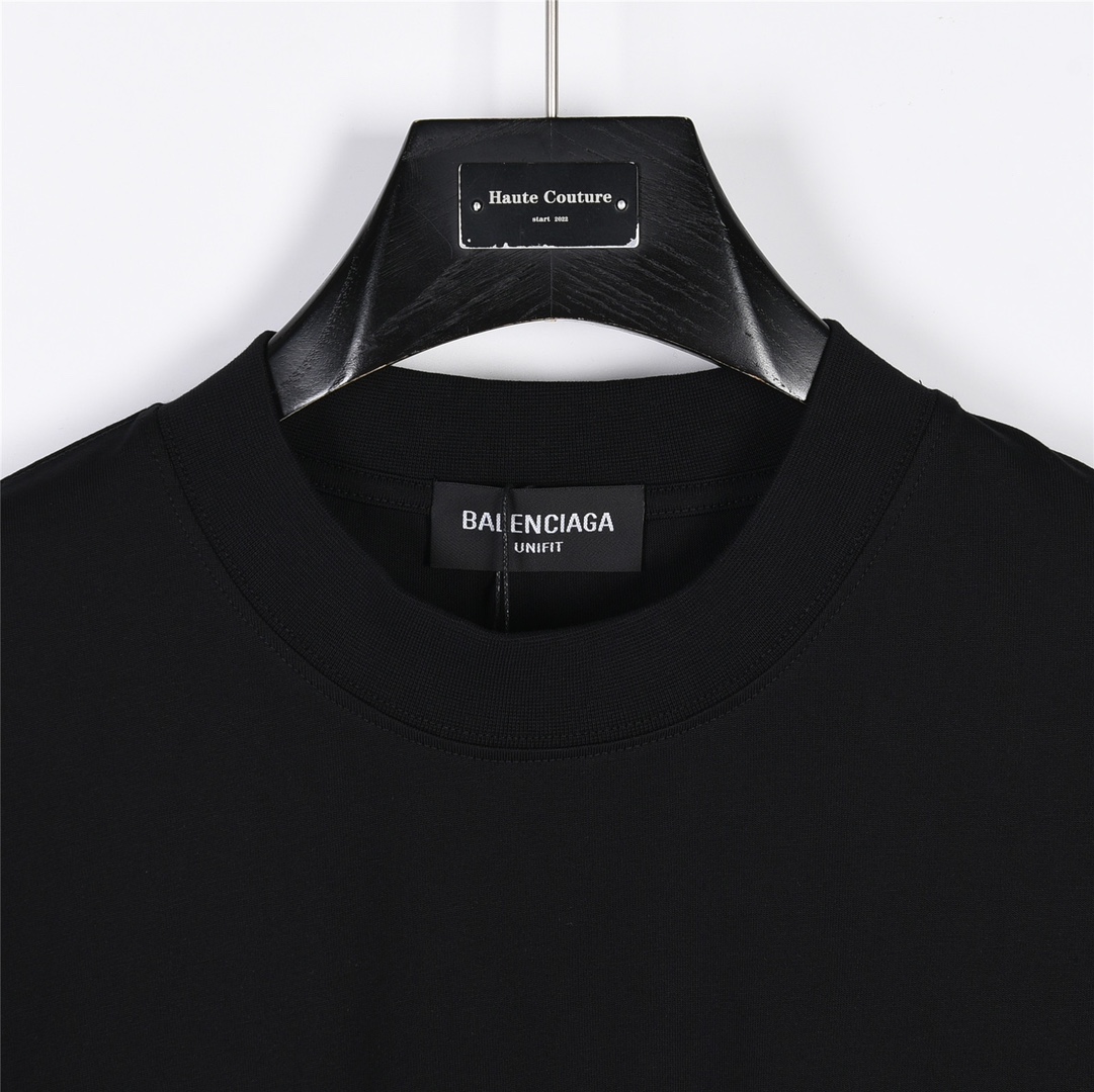 balenciaga Frayed edge ripped T-shirt（124362）