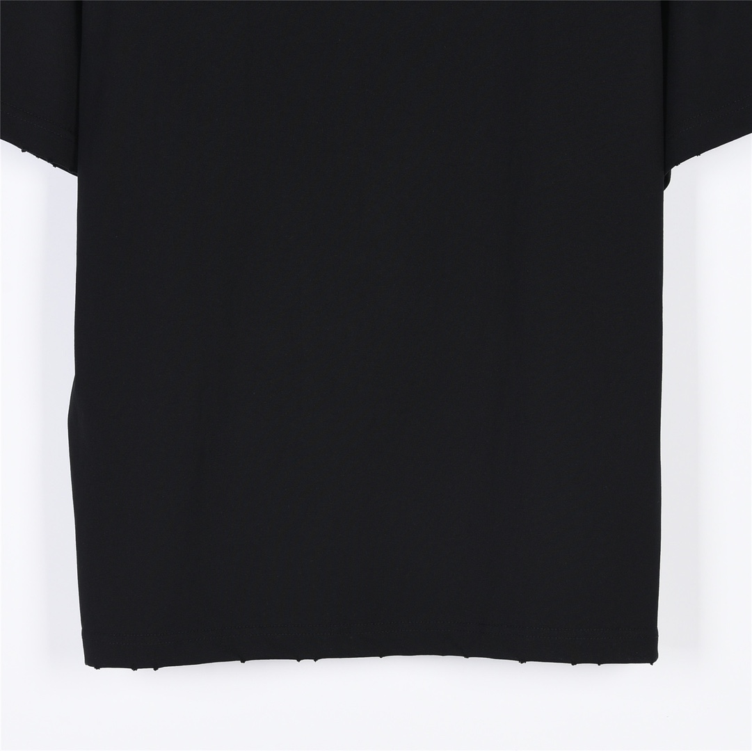 balenciaga Frayed edge ripped T-shirt（124362）