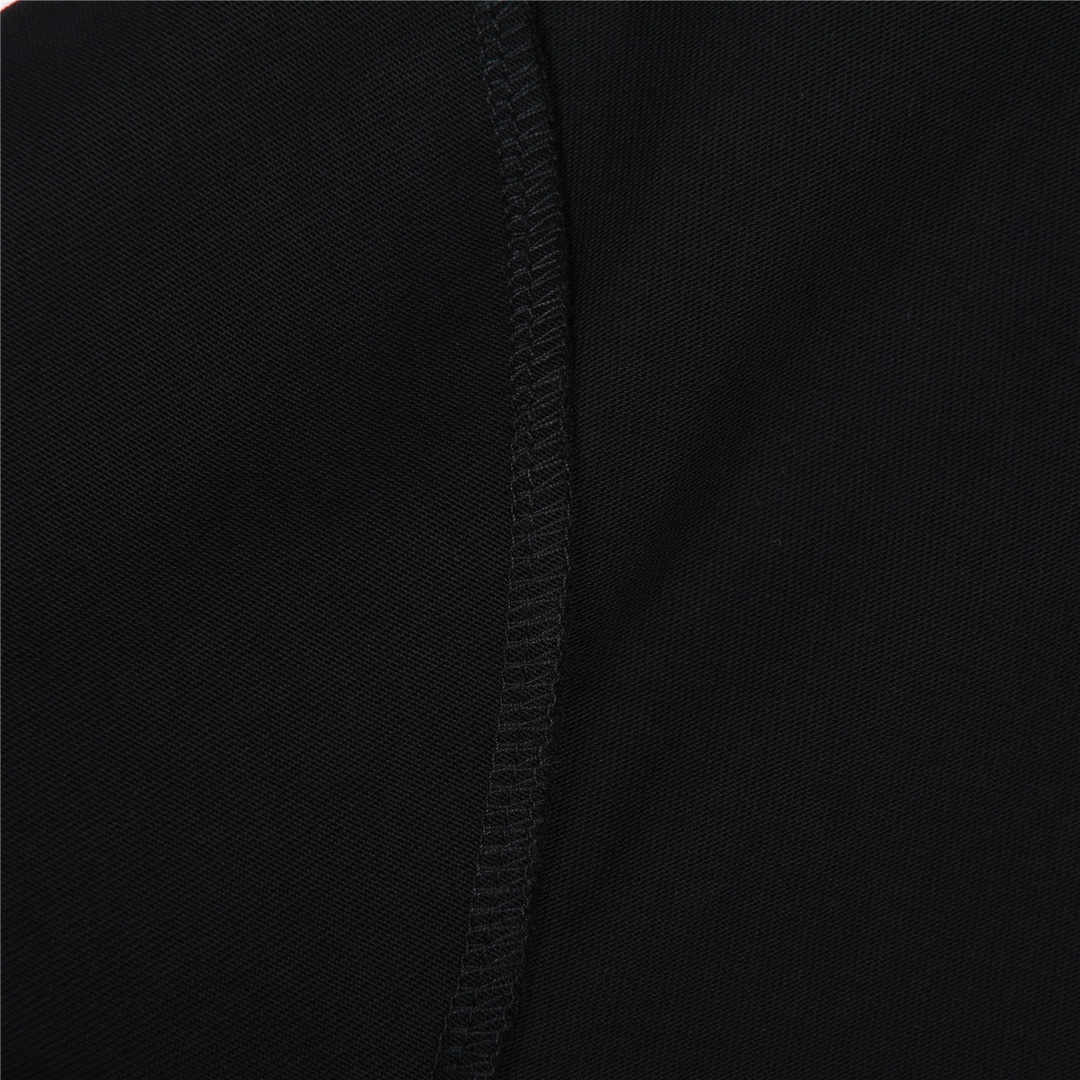 balenciaga Frayed edge ripped T-shirt（124362）