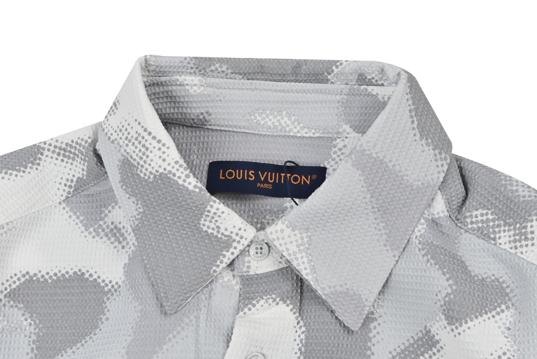 World map camouflage design Louis Vuitton shirt（124495）