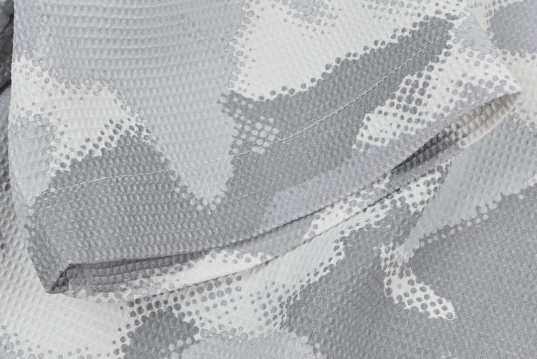 World map camouflage design Louis Vuitton shirt（124495）