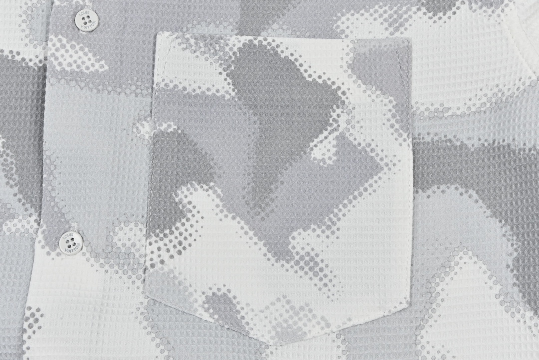 World map camouflage design Louis Vuitton shirt（124495）