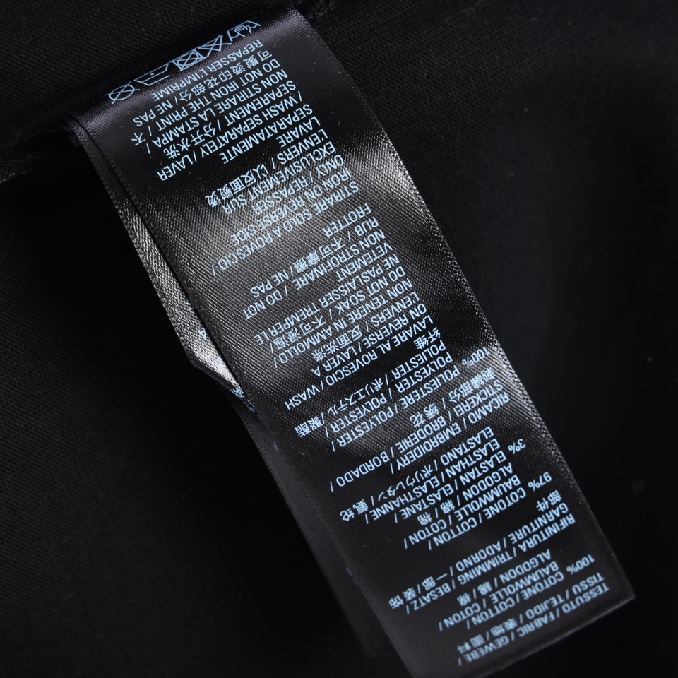 Balenciaga T-shirt with glowing letters on the back（124795）