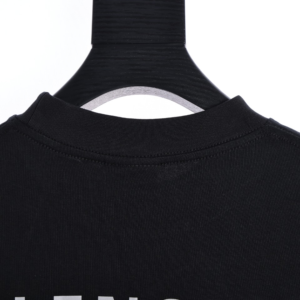 Balenciaga T-shirt with glowing letters on the back（124795）