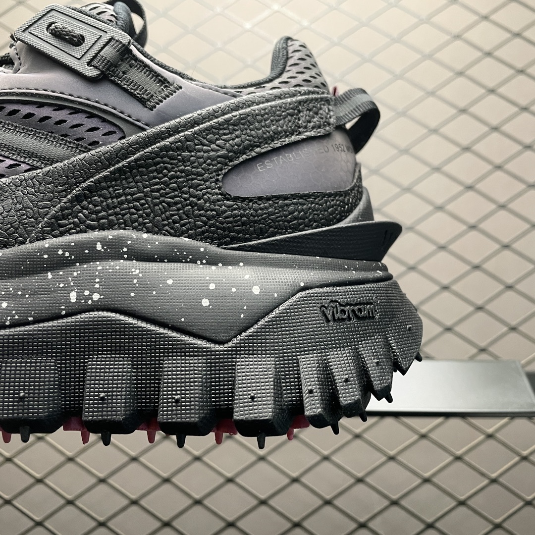 Moncler Trailgrip GTX mountain outdoor shoes（50UFTU76）