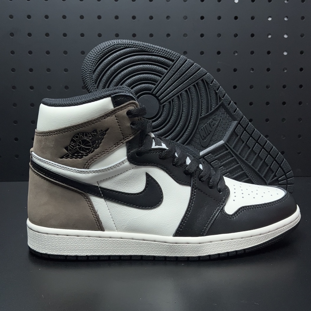 Nike Air Jordan 1 High OG "Sail/Dark Mocha/Black"  (555088-105)