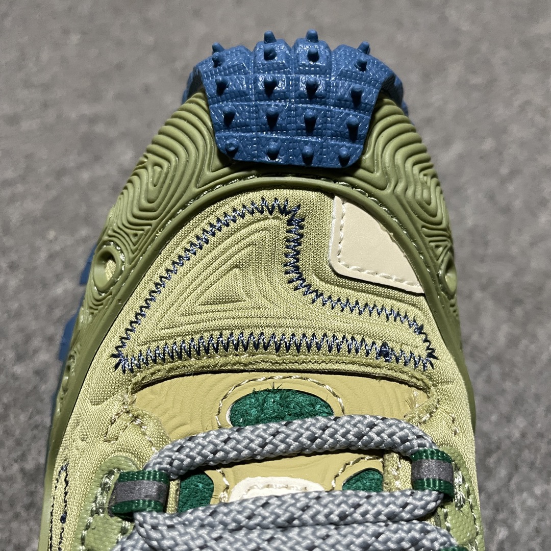 Moncler Genius Trailgrip Grain Salehe Bembury Beige Green（4M00010M327523E）