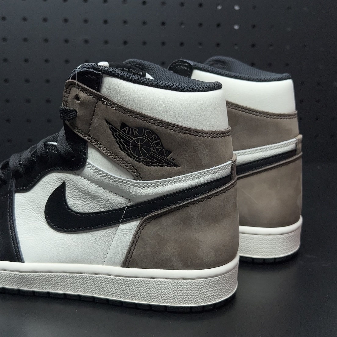 Nike Air Jordan 1 High OG "Sail/Dark Mocha/Black"  (555088-105)