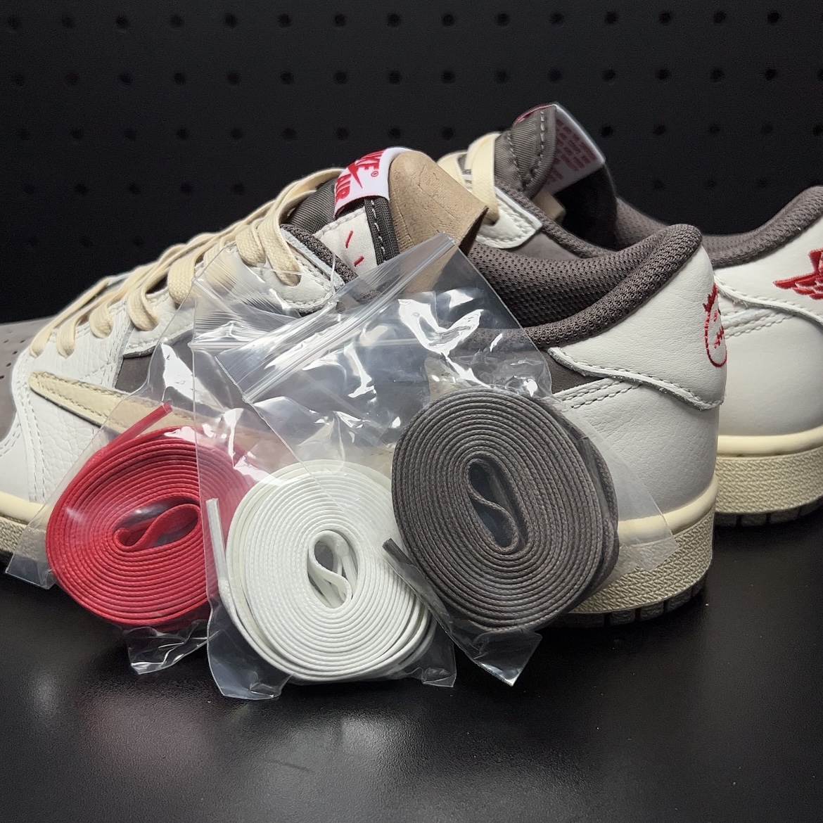 Travis Scott × Nike Air Jordan 1 Low OG SP "Reverse Mocha/Sail and Ridgerock"（DM7866-162）