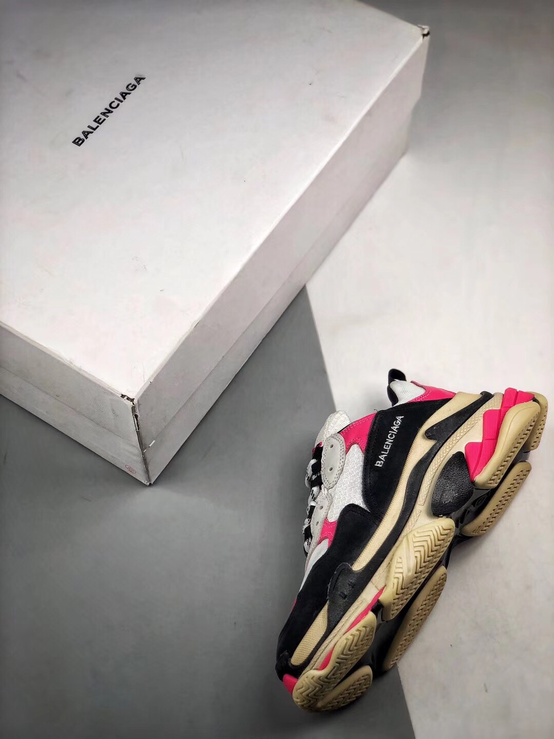  Balenciaga Triple S Trainer 2018 'Pink'（524039W09O65671）