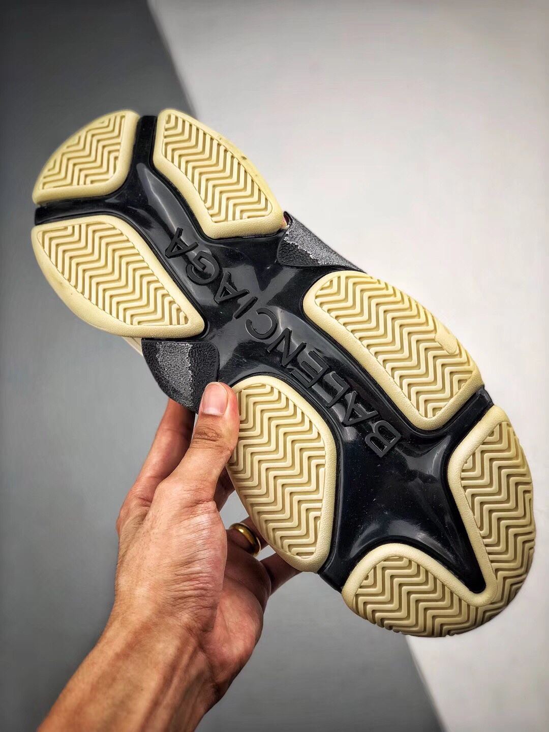  Balenciaga Triple S Trainer 2018 'Pink'（524039W09O65671）