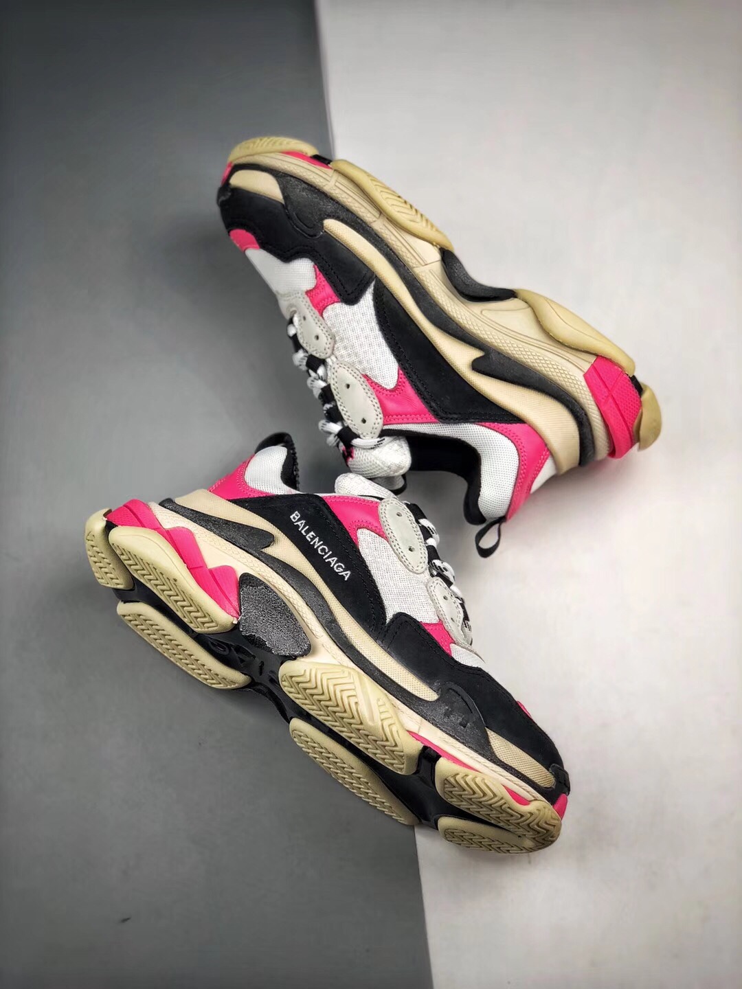  Balenciaga Triple S Trainer 2018 'Pink'（524039W09O65671）