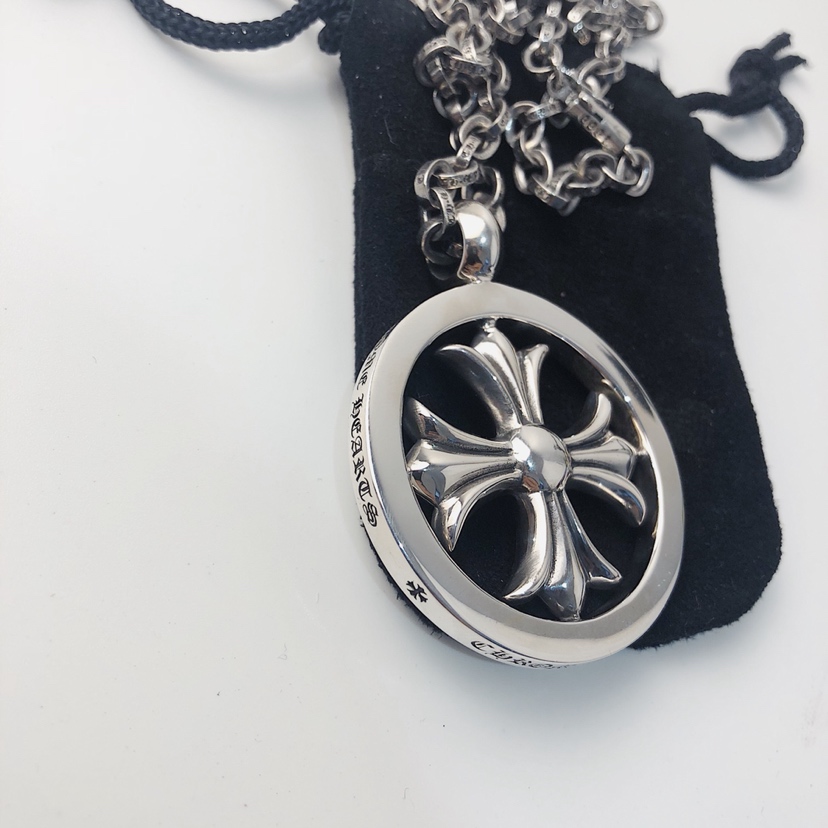 CHROME HEARTS Large round cross necklace（CHROME HEARTS 249）
